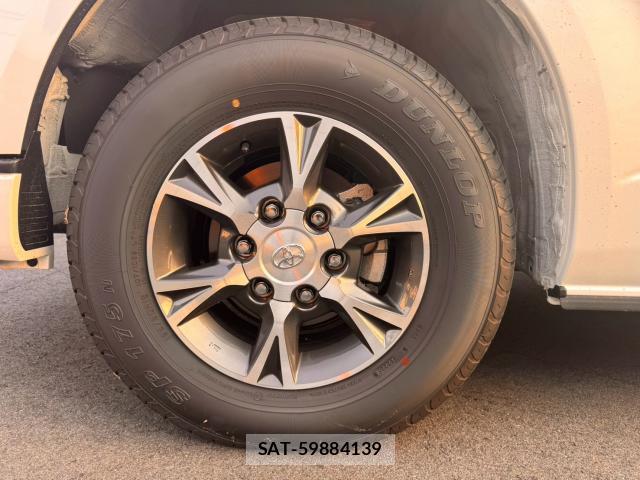 Toyota HIACE VAN 2025-07 8282768-19