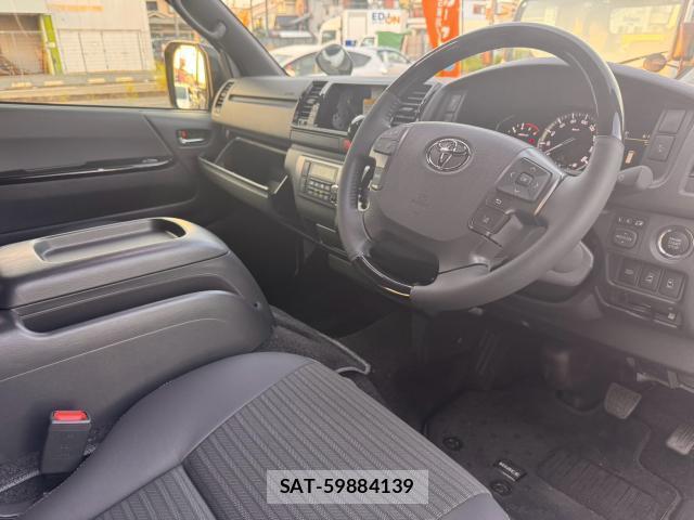 Toyota HIACE VAN 2025-07 8282768-3