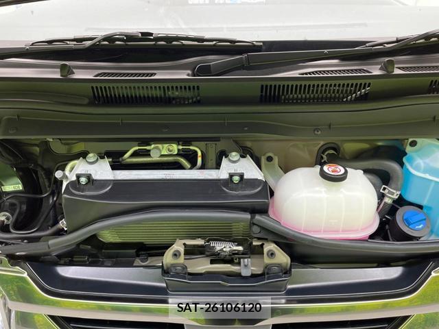 Toyota HIACE VAN 2025-09 8282843-17