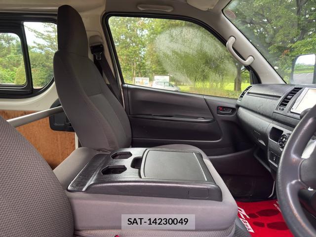Toyota HIACE VAN 2015-03 8283242-12