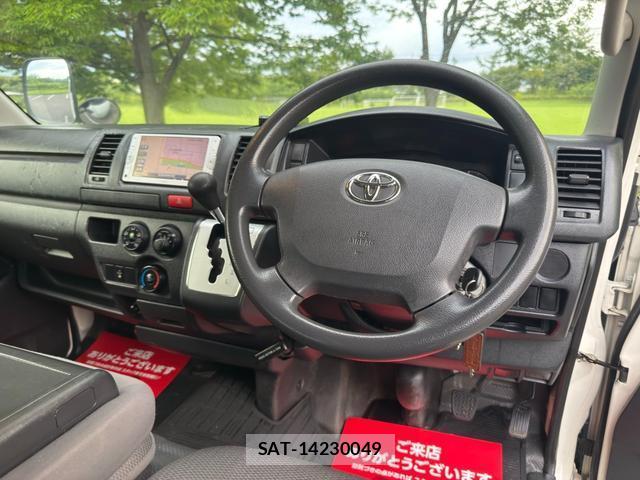 Toyota HIACE VAN 2015-03 8283242-19