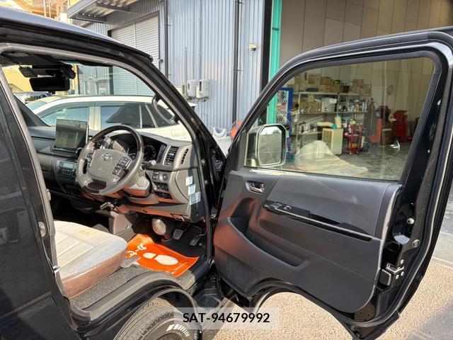 Toyota HIACE VAN 2021-10 8283568-11