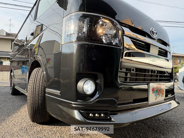 Toyota HIACE VAN 2021-10 8283568-9