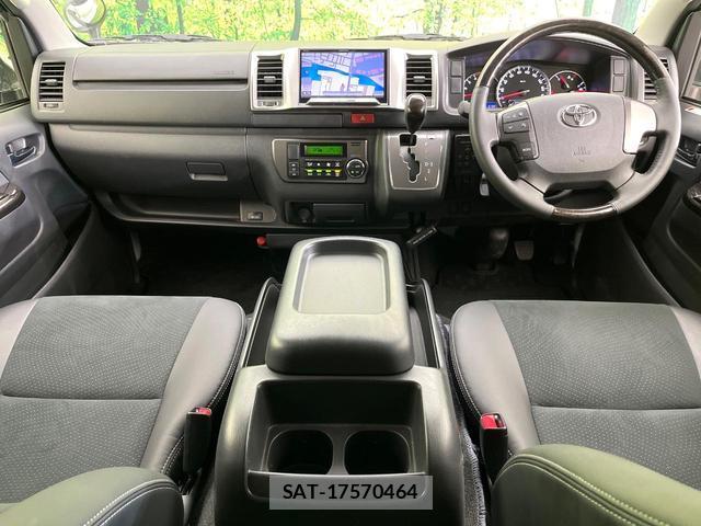 Toyota HIACE VAN 2017-02 8283586-1