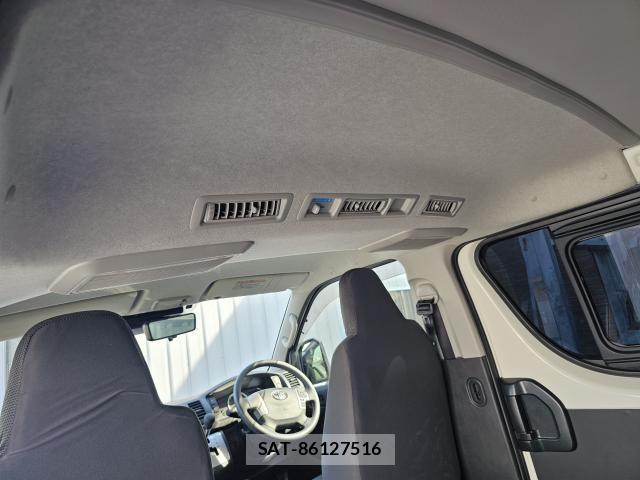 Toyota HIACE VAN 2025-07 8283696-12