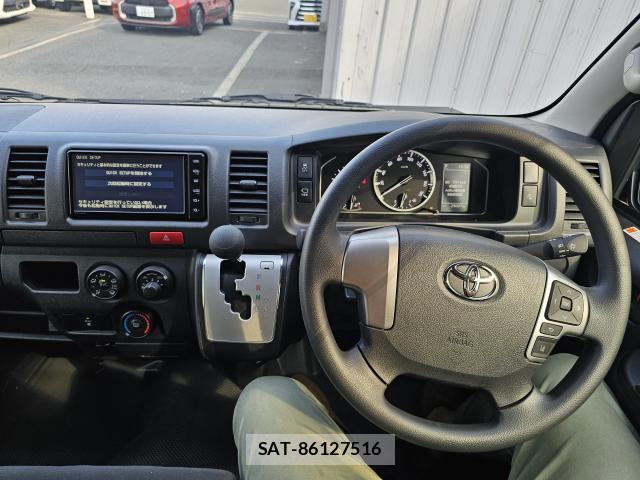 Toyota HIACE VAN 2025-07 8283696-2