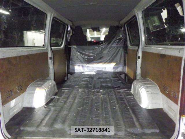 Toyota HIACE VAN 2020-06 8283724-4