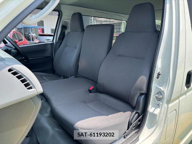 Toyota HIACE VAN 2012-12 8283734-11