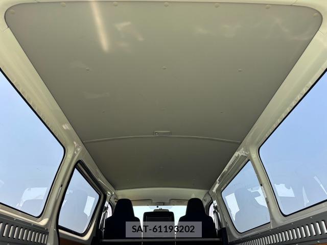 Toyota HIACE VAN 2012-12 8283734-13