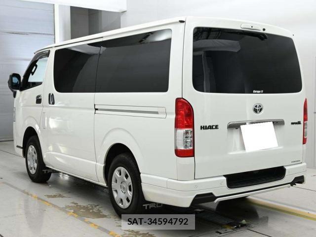 Toyota HIACE VAN 2022-10 8283847-3