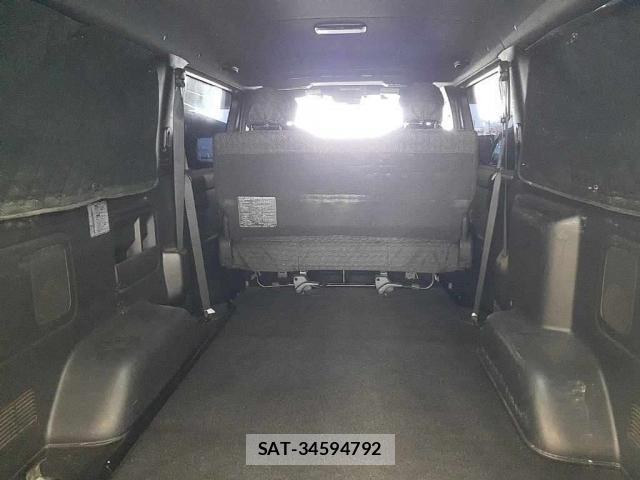 Toyota HIACE VAN 2022-10 8283847-7