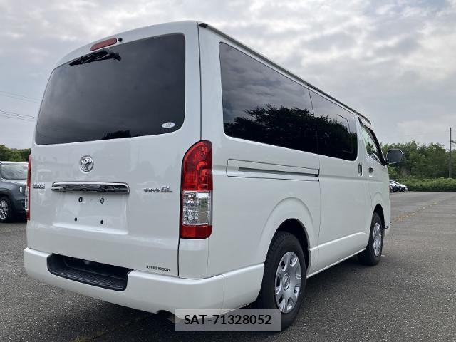 Toyota HIACE VAN 2018-03 8283914-1