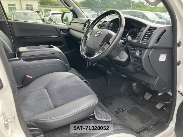 Toyota HIACE VAN 2018-03 8283914-4
