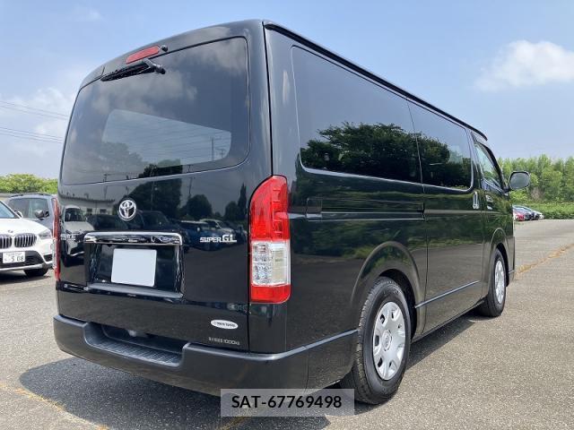 Toyota HIACE VAN 2018-03 8283915-1