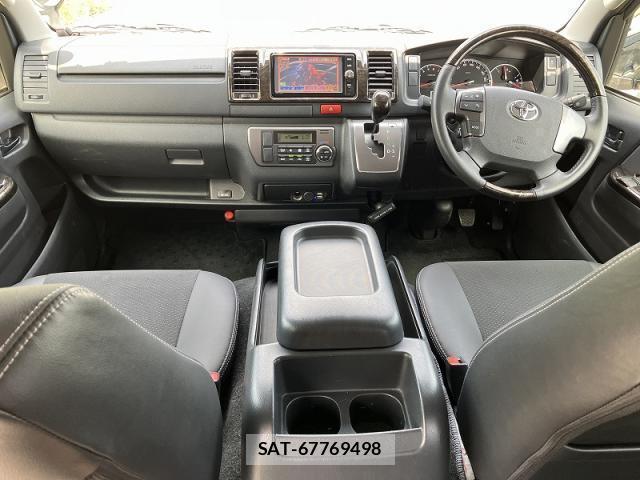 Toyota HIACE VAN 2018-03 8283915-3