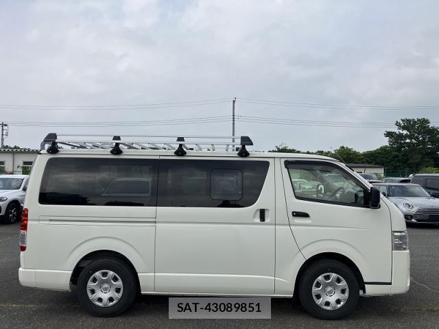 Toyota HIACE VAN 2021-11 8283917-2