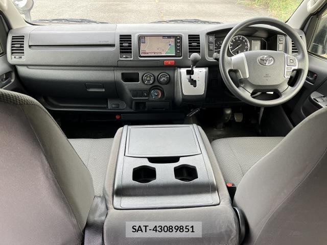 Toyota HIACE VAN 2021-11 8283917-3