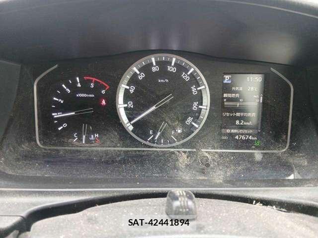 Toyota HIACE VAN 2024-01 8283987-11