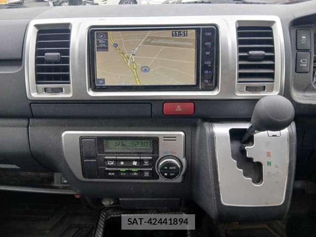 Toyota HIACE VAN 2024-01 8283987-12