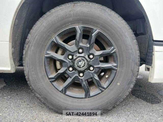 Toyota HIACE VAN 2024-01 8283987-18