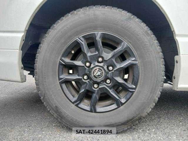 Toyota HIACE VAN 2024-01 8283987-19