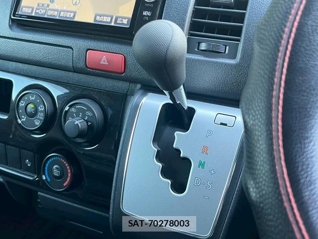 Toyota HIACE VAN 2018-08 8284058-2