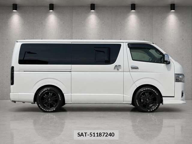 Toyota HIACE VAN 2023-05 8284197-1