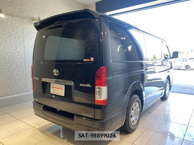 Toyota HIACE VAN 2022 8284333-1