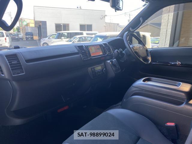 Toyota HIACE VAN 2022 8284333-15