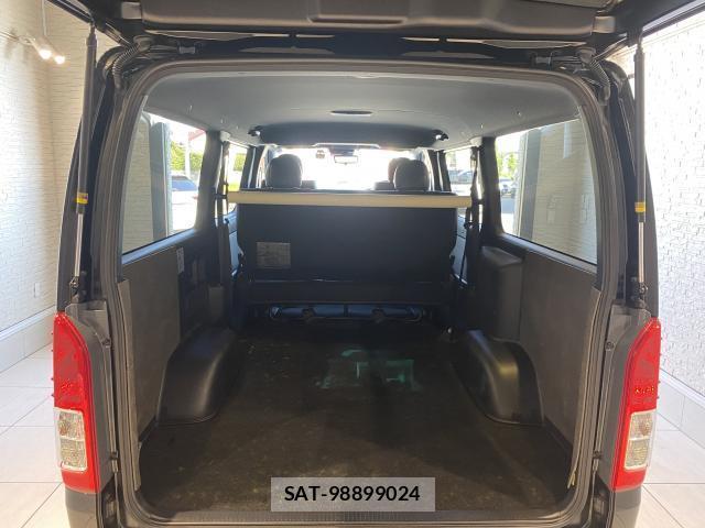 Toyota HIACE VAN 2022 8284333-9