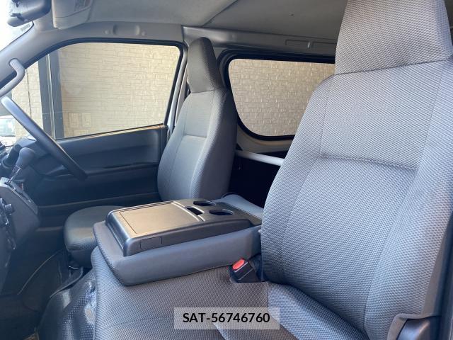 Toyota HIACE VAN 2024 8284339-17