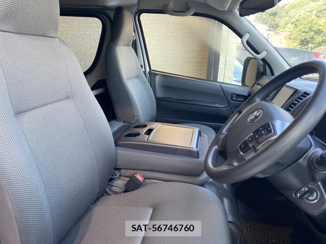 Toyota HIACE VAN 2024 8284339-6