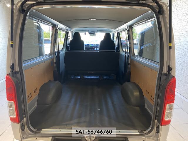 Toyota HIACE VAN 2024 8284339-9