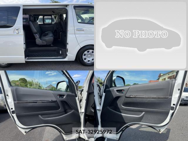 Toyota HIACE VAN 2018-05 8284557-11