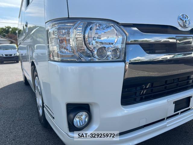 Toyota HIACE VAN 2018-05 8284557-14