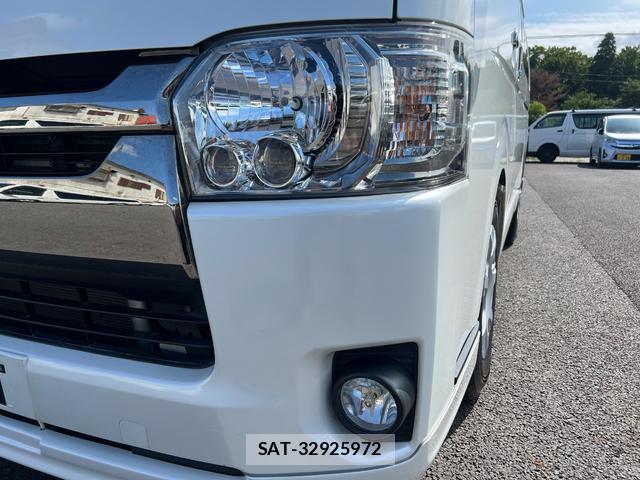 Toyota HIACE VAN 2018-05 8284557-15