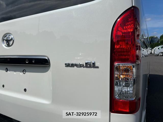 Toyota HIACE VAN 2018-05 8284557-17