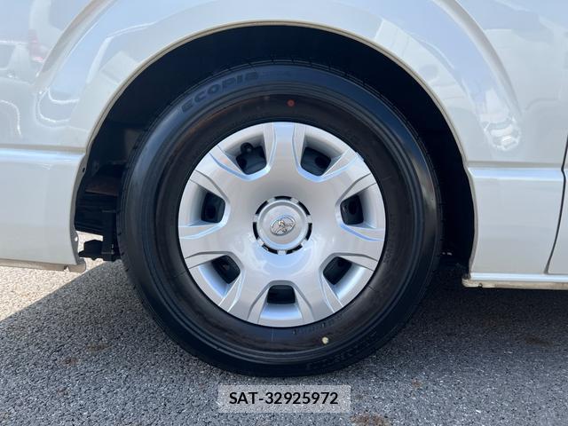 Toyota HIACE VAN 2018-05 8284557-18