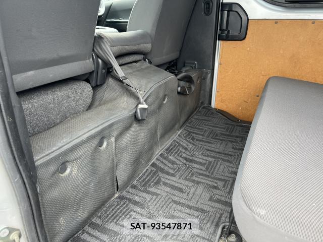 Toyota HIACE VAN 2010-11 8284558-11