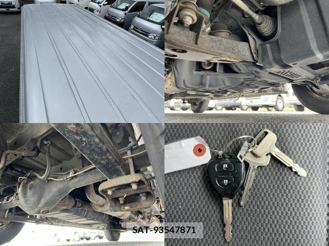 Toyota HIACE VAN 2010-11 8284558-2