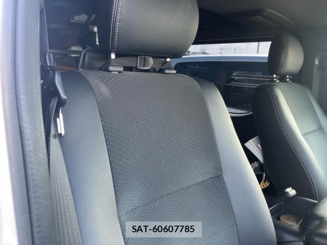 Toyota HIACE VAN 2021-09 8284828-10