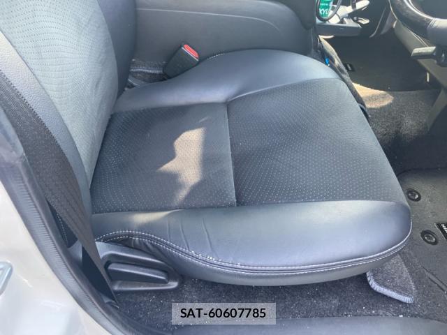 Toyota HIACE VAN 2021-09 8284828-11