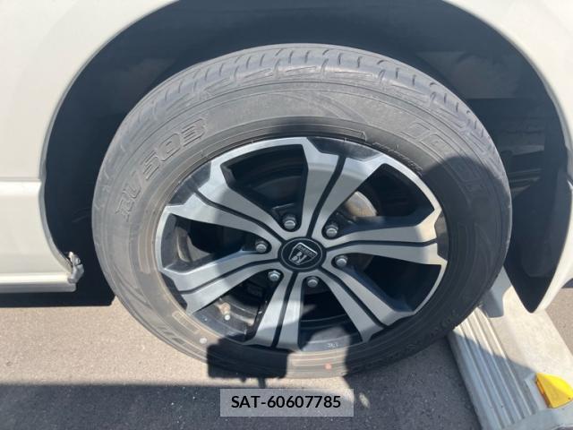 Toyota HIACE VAN 2021-09 8284828-4