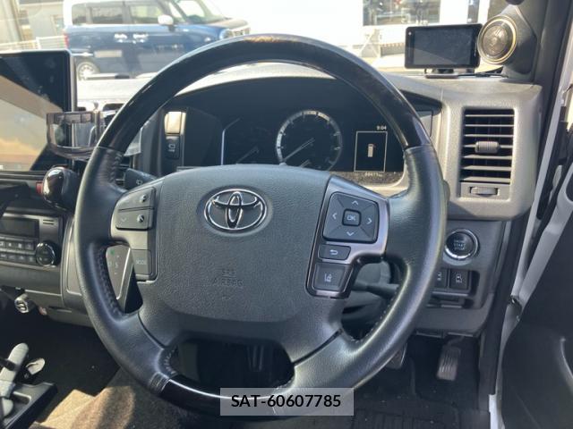 Toyota HIACE VAN 2021-09 8284828-9