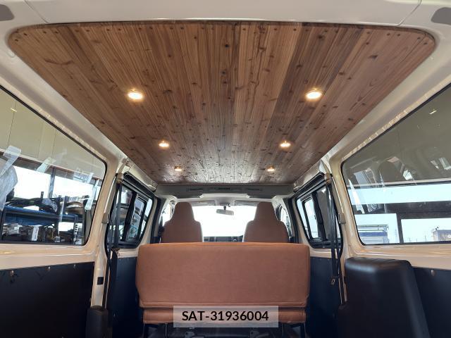 Toyota HIACE VAN 2018-06 8285305-11