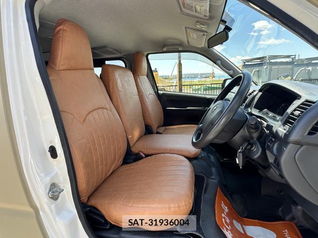 Toyota HIACE VAN 2018-06 8285305-12
