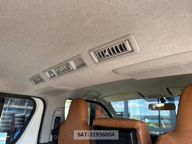 Toyota HIACE VAN 2018-06 8285305-14