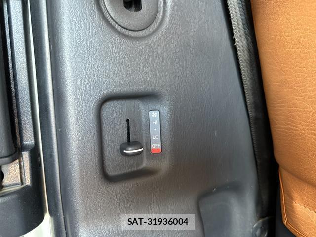 Toyota HIACE VAN 2018-06 8285305-16