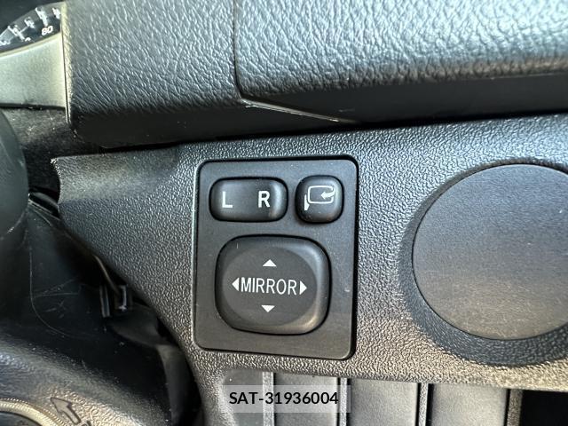 Toyota HIACE VAN 2018-06 8285305-19