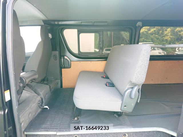 Toyota HIACE VAN 2019-12 8285480-11